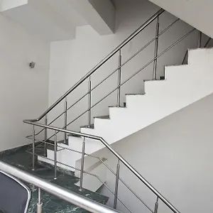 Oyo Rajiv Chowk Hotel Gurgaon